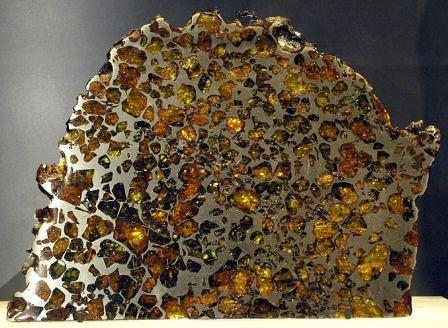 1024px-Pallasite-Esquel-RoyalOntarioMuseum-Jan18-09